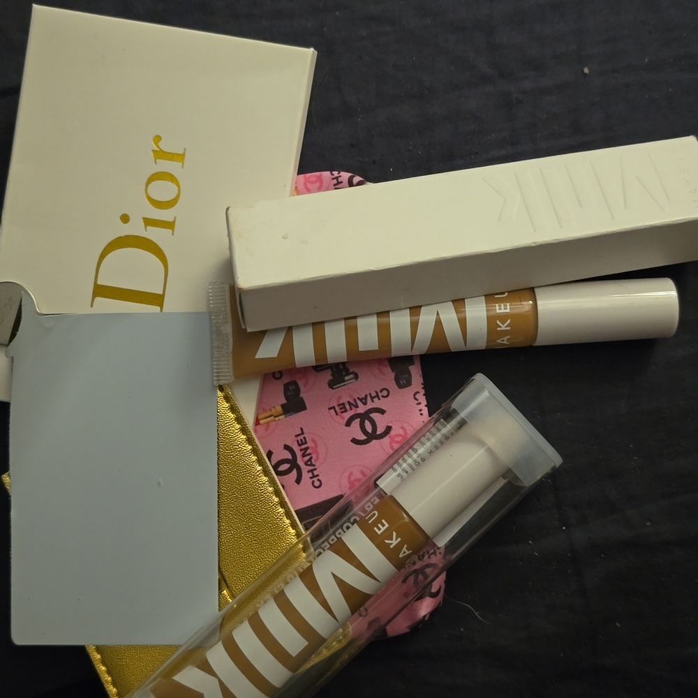 Milk Makeup Serlt with Gold Mirror Card Holder